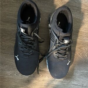 Puma Black Sneakers Rarely Worn Fairly New